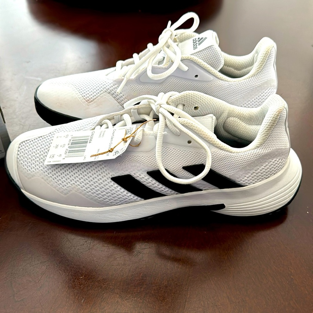 Brand new Adidas CourtJam Control men’s tennis shoes size 7
